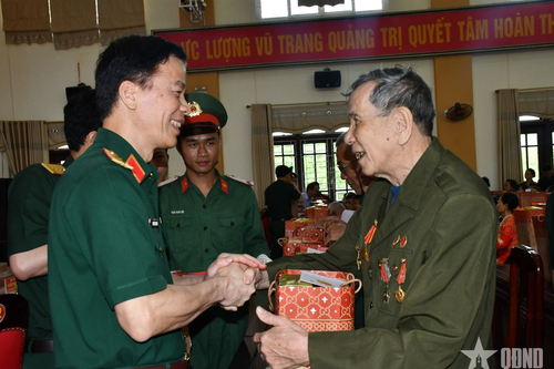 Quân ủy Trung ương, Bộ Quốc phòng tặng quà các gia đình chính sách trên địa bàn tỉnh Quảng Trị