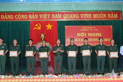 Công ty 75 học tập và làm theo bác bằng những việc cụ thể hằng ngày