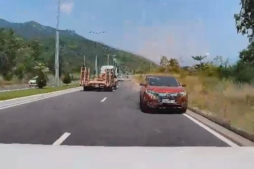Nha Trang: Xử phạt nữ tài xế đi ngược chiều trên đèo Cù Hin