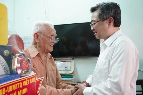 Đồng chí Nguyễn Thanh Nghị thăm, tri ân các cá nhân trực tiếp tham gia Đại thắng mùa Xuân 1975
