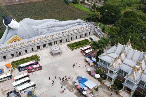 Ngôi chùa Khmer 300 năm tuổi có tượng Phật nằm lớn nhất Việt Nam