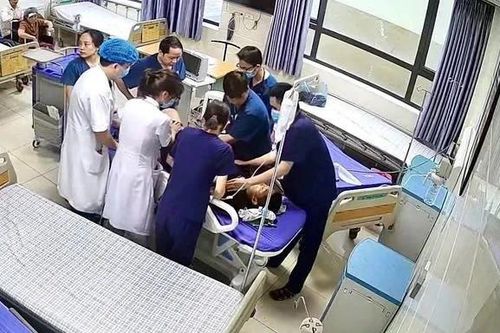 Xử lý nghiêm việc người nhà hành hung bác sĩ đang cấp cứu người bệnh ở Phú Thọ