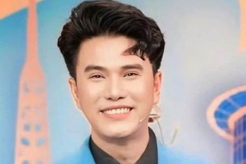 Nam MC được chọn dẫn loạt chương trình đại lễ 30/4: 'Tôi áp lực, mất ăn mất ngủ'