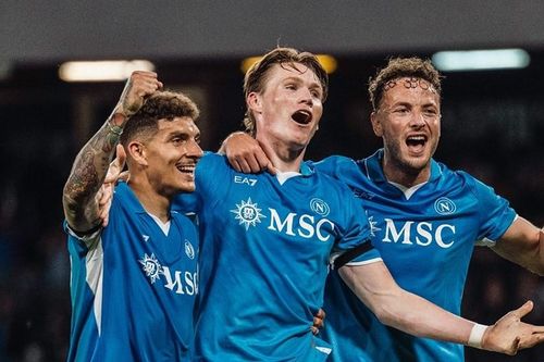 McTominay rực sáng, Napoli chiếm ngôi đầu Serie A