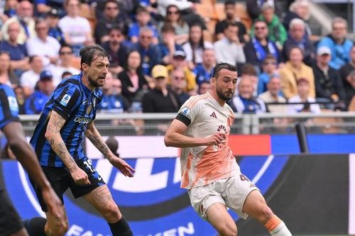 Inter thua đau Roma, mất ngôi đầu trước trận gặp Barcelona