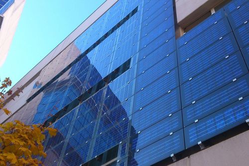 Tây Ban Nha lập kỷ lục: Lưới điện vận hành 100% bằng năng lượng tái tạo