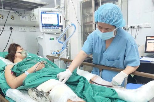 9 nạn nhân vụ lật xe khách ở Tam Đảo chuyển về Hà Nội, có bé chấn thương sọ não