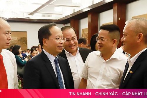 Những người con xa quê nặng lòng với quê hương