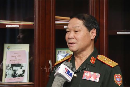 Thắng lợi to lớn của hai nước Việt Nam - Lào