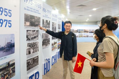 Triển lãm 'Sài Gòn xưa và nay' tái hiện hành trình lịch sử tại nhà ga Metro Bến Thành