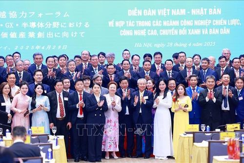Thủ tướng Phạm Minh Chính và Thủ tướng Nhật Bản cùng dự Diễn đàn hợp tác Việt Nam - Nhật Bản trong các ngành công nghiệp chiến lược