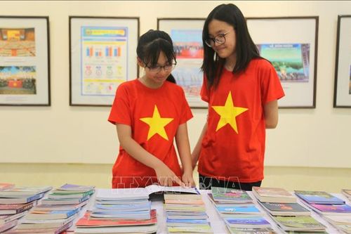 Hải Phòng: Triển lãm ảnh, tư liệu 'Đất nước trọn niềm vui'