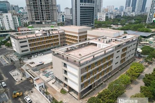 Cận cảnh hai ngôi trường sắp mở cửa đón học sinh tại quận Cầu Giấy (Hà Nội)
