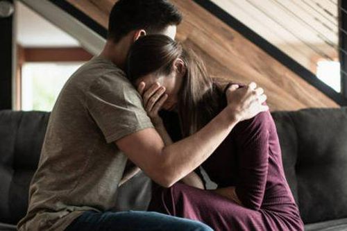 Lấy chồng được 1 năm, người vợ sững sờ khi phát hiện mình lại là 'tiểu tam'
