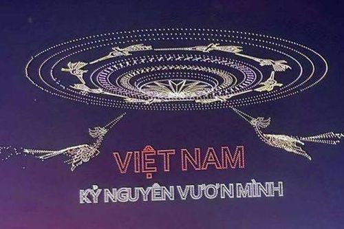 Cận cảnh màn tổng duyệt trình diễn 10.500 drone ánh sáng mừng 50 năm ngày Giải phóng miền Nam