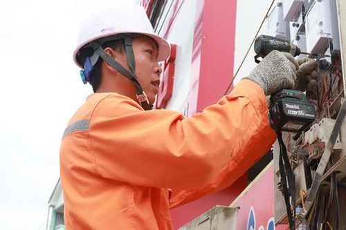 Điện lực Vĩnh Phúc, Bắc Giang và Lào Cai chủ động cung cấp điện dịp Lễ 30/4 - 1/5