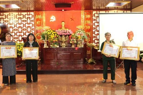 Trao Bằng 'Tổ quốc ghi công' cho 5 liệt sĩ Tiểu đoàn nữ biệt động Lê Thị Riêng