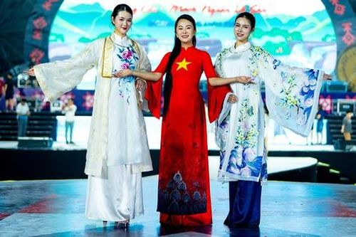 Nhà thiết kế thời trang người Tày gắn kết áo dài phát triển cùng du lịch