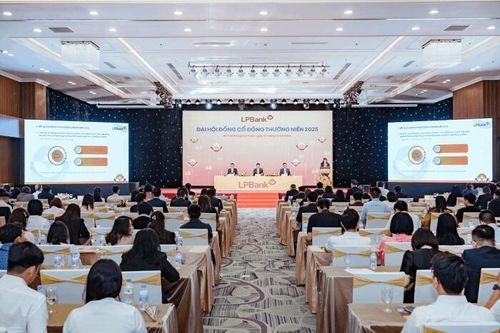 Lãnh đạo ngân hàng nói gì về tác động của thuế quan Mỹ trong năm 2025?