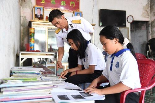 Nghĩa tình người lính biển