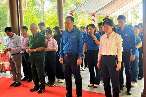 Long Xuyên tổ chức tọa đàm 'Tự hào trang sử hào hùng - Tiếp bước thanh niên thời đại mới'