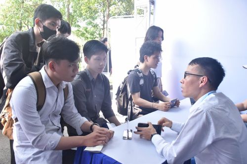 Cầu nối giữa sinh viên và nhà tuyển dụng