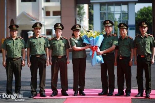 Thượng tướng Trần Quốc Tỏ thăm, làm việc tại Trường cao đẳng An ninh nhân dân I