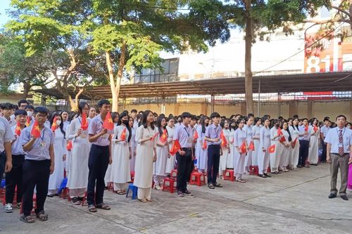 Trường THPT Lê Lợi: Giáo dục lòng yêu nước qua lễ chào cờ đặc biệt