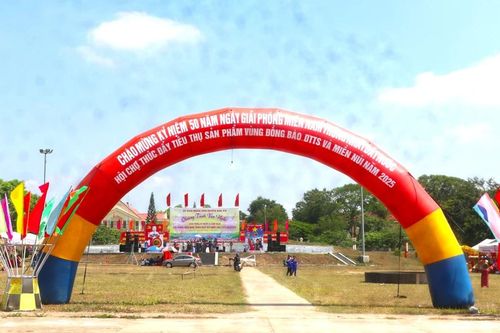 Đak Pơ: Hội chợ thúc đẩy tiêu thụ sản phẩm vùng đồng bào dân tộc thiểu số và miền núi