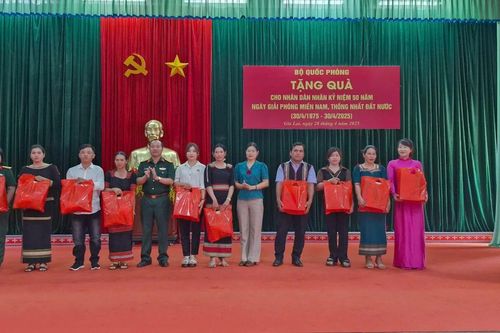Công ty 72 khen thưởng 27 tập thể và cá nhân