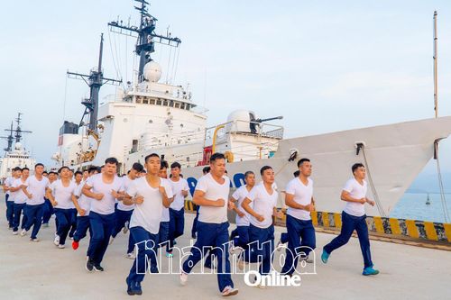 Hải đoàn Cảnh sát biển 32: Điểm sáng trong huấn luyện, sẵn sàng chiến đấu