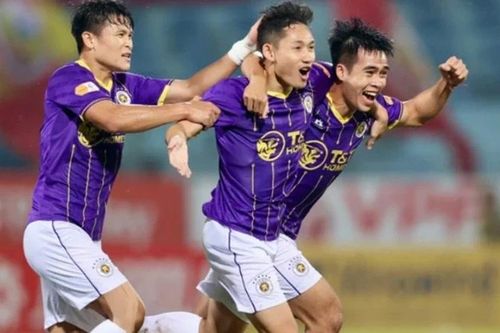 Hà Nội FC tiếp tục mạch thắng, bám sát ngôi đầu