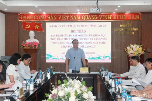 Hội thảo sản phẩm của Đề tài nghiên cứu khoa học 'Giải pháp phát triển tổ chức đảng và đảng viên trong các doanh nghiệp ngoài Nhà nước trên địa bàn tỉnh Lào Cai'