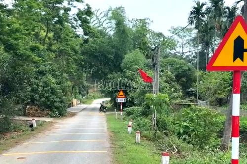 Kịp thời khắc phục những bất cập về biển báo hiệu giao thông trên Tỉnh lộ 157