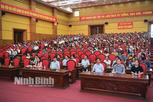 Huyện ủy Yên Khánh: Bồi dưỡng, cập nhật kiến thức cho cán bộ quản lý các cấp