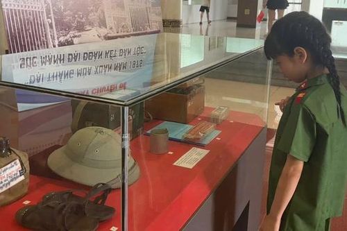 Chạm vào ký ức