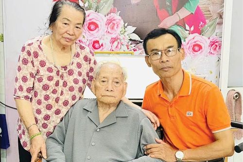 Người con hoàng tộc đi làm cách mạng