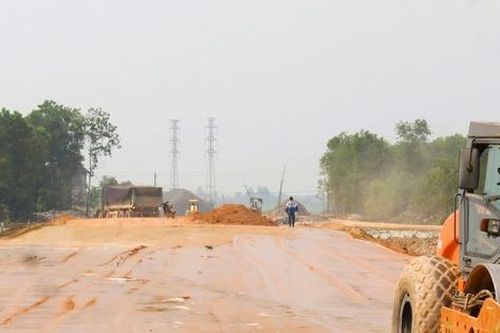 Hoàn thành GPMB hai dự án đường bộ lớn qua Quảng Trị trong tháng 5