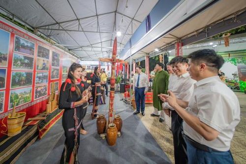 29 tỉnh, thành hội tụ về Cố đô Huế để giới thiệu du lịch, di sản văn hóa