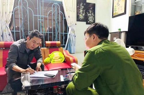 Cặp vợ chồng 'ém' hàng loạt trăn, rắn hổ mang chúa để bán kiếm lời