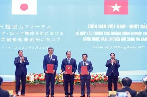 Việt Nam-Nhật Bản đẩy mạnh hợp tác kinh tế, công nghệ