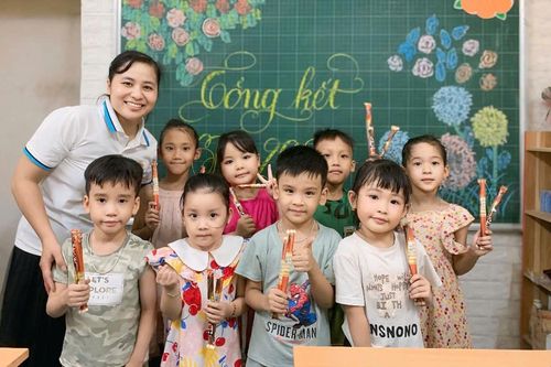 Cô giáo Trần Thị Mùi: Người 'gieo mầm' tâm hồn qua từng nét chữ
