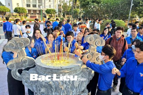 Khúc khải hoàn ca 50 năm