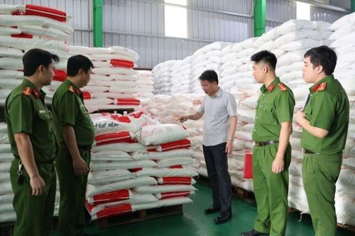 Bất ngờ thông tin về Công ty Famimoto - doanh nghiệp sản xuất hàng trăm tấn hạt nêm, mỳ chính giả