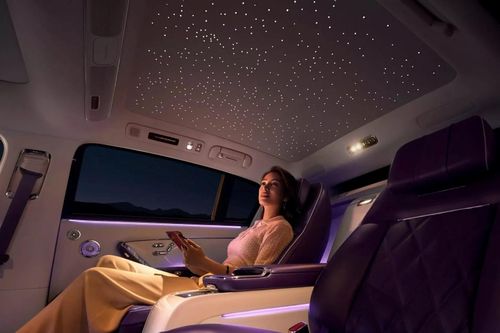 Xe sang Huawei Maextro S800 có gì để đọ với Rolls-Royce?