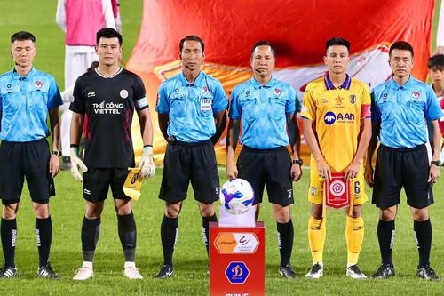 SLNA tố trọng tài xử ép, VPF chuyển VFF giải quyết
