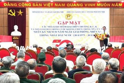 Ngành Giáo dục Hà Nội gặp mặt nhà giáo tham gia chiến trường: Tri ân quá khứ, tiếp sức thi đua dạy tốt, học tốt