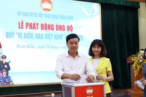 Quận Hoàn Kiếm tiếp nhận hơn 1,1 tỷ đồng ủng hộ Quỹ 'Vì biển, đảo Việt Nam'