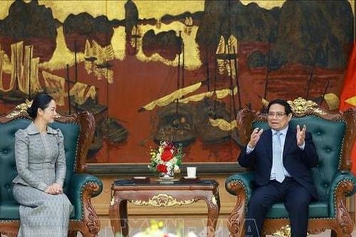 Thủ tướng Phạm Minh Chính tiếp Bộ trưởng Thương mại Campuchia
