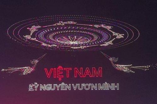 TP Hồ Chí Minh: 10.500 drone tái hiện những khoảnh khắc lịch sử của dân tộc